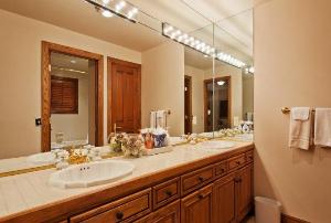 Deer Valley Vacation Rental - 2nd Attached Bathroom